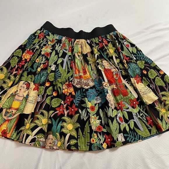 HEMET Frida Kahlo Print Pleated Skirt Size Large - Picture 7 of 9
